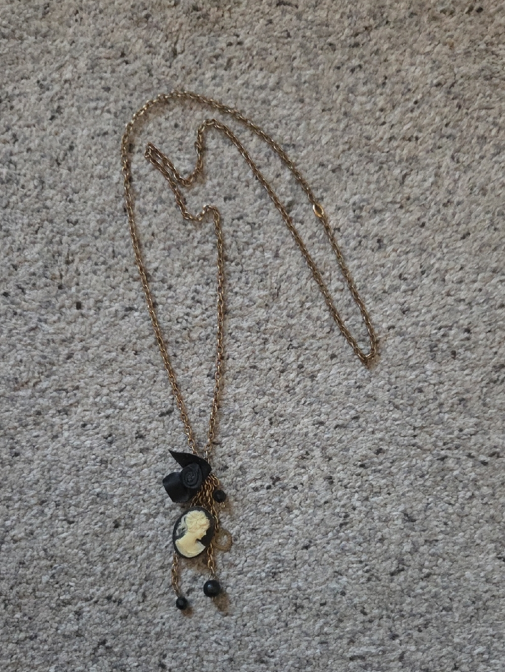 2/$10! Long Chain Cameo Necklace